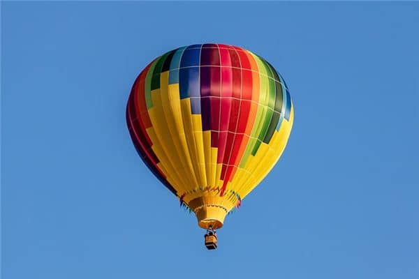 梦见飞行器是什么意思 梦见飞行器是什么意思