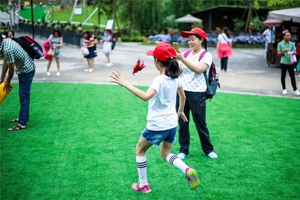 梦见踢毽子是什么意思 梦见踢毽子是什么意思