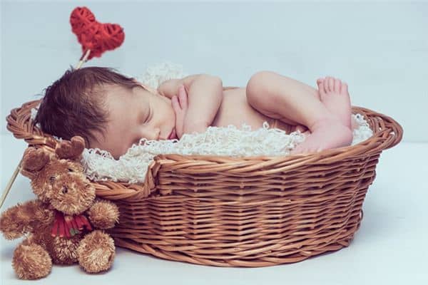 梦见小孩睡觉是什么意思 梦见小孩睡觉是什么意思