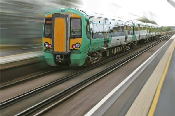 梦见坐火车是什么预兆 梦见坐火车是什么预兆