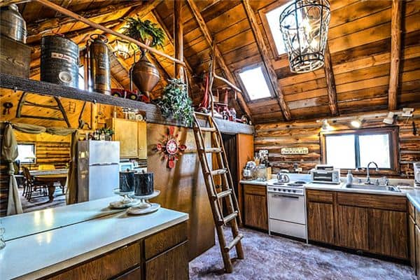 梦见下梯子是什么意思 梦见下梯子是什么意思