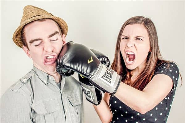 梦见打耳光是什么预兆 梦见打耳光是什么预兆