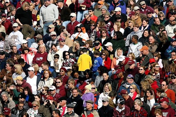 梦见一群人是什么预兆