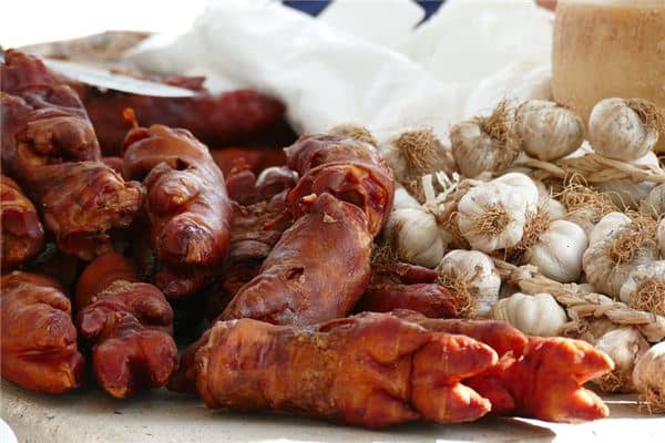 梦见吃猪脚是什么意思 梦见吃猪脚是什么意思