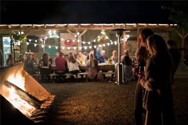 梦见摆酒席是什么意思 梦见摆酒席是什么意思