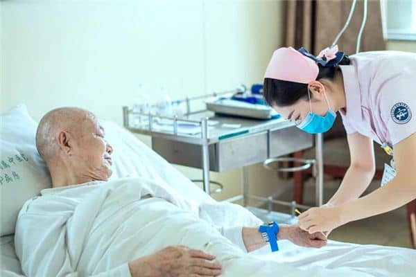 梦见打点滴是什么预兆 梦见打点滴是什么预兆