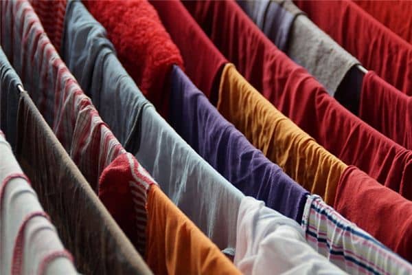 梦见晾衣服是什么意思 梦见晾衣服是什么意思