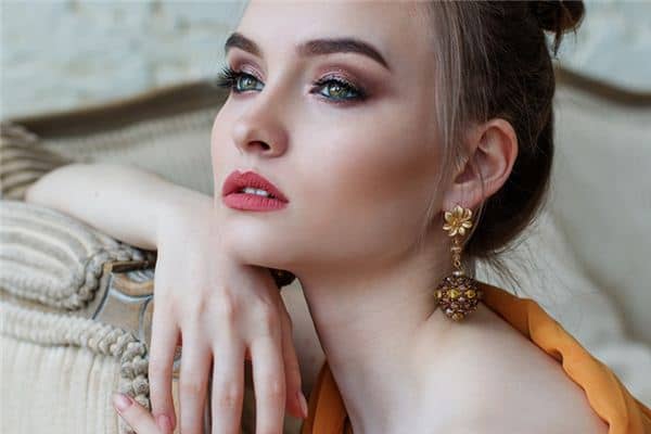 梦见耳朵出血是什么预兆 梦见耳朵出血是什么预兆