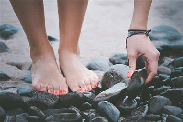 梦见脚指甲是什么意思 梦见脚指甲是什么意思