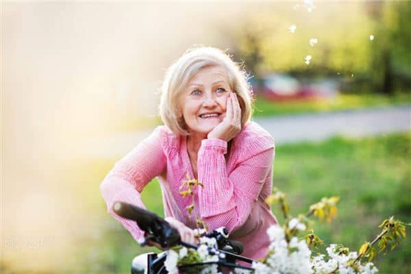 梦见粉色衣服是什么意思 梦见粉色衣服是什么意思