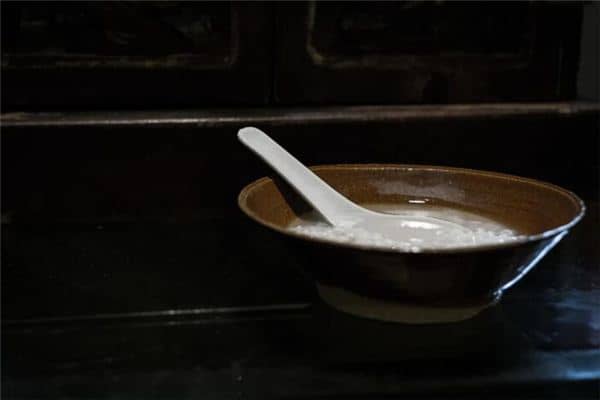 梦见吃稀饭是什么意思 梦见吃稀饭是什么意思