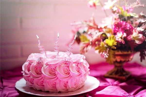 梦见自己过生日 梦见自己过生日