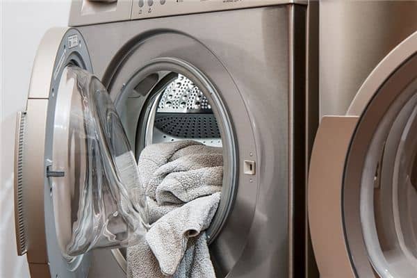 梦见衣服脏是什么意思 梦见衣服脏是什么意思