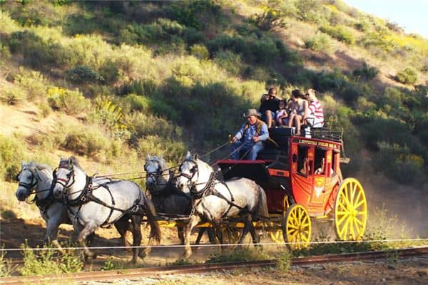 梦见坐马车是什么意思 梦见坐马车是什么意思