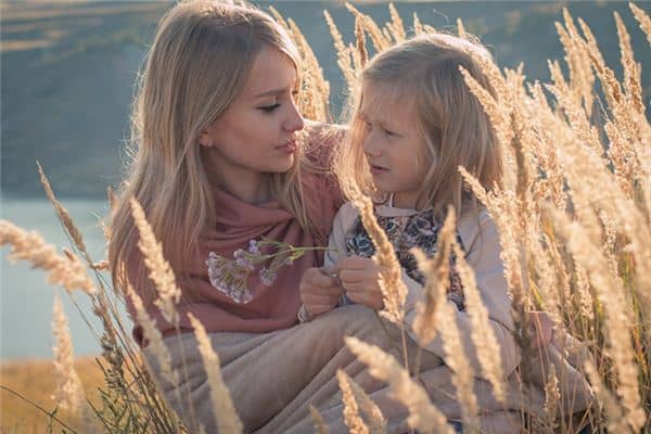 梦见去世母亲是什么意思 梦见去世母亲是什么意思