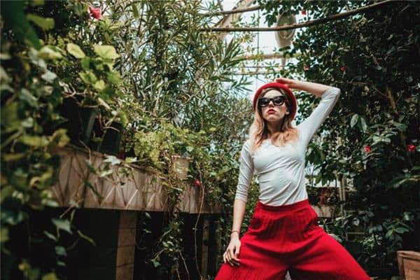 梦见红裤子是什么意思 梦见红裤子是什么意思