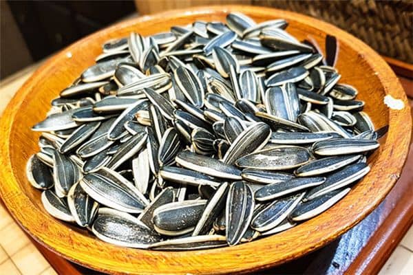 梦见葵花籽是什么意思 梦见葵花籽是什么意思