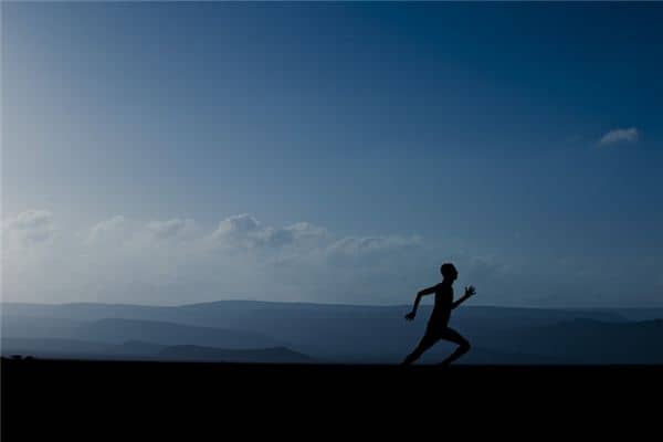 梦见自己被人追 梦见自己被人追