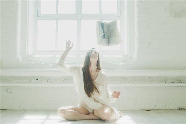 梦见白衬衣是什么意思 梦见白衬衣是什么意思