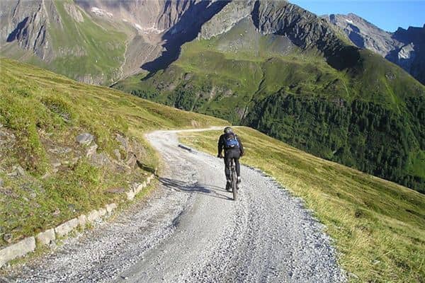 梦见走下坡是什么意思 梦见走下坡是什么意思