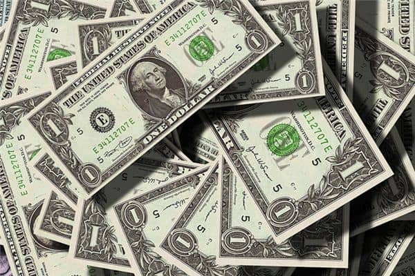 梦见捡到假钱是什么预兆 梦见捡到假钱是什么预兆