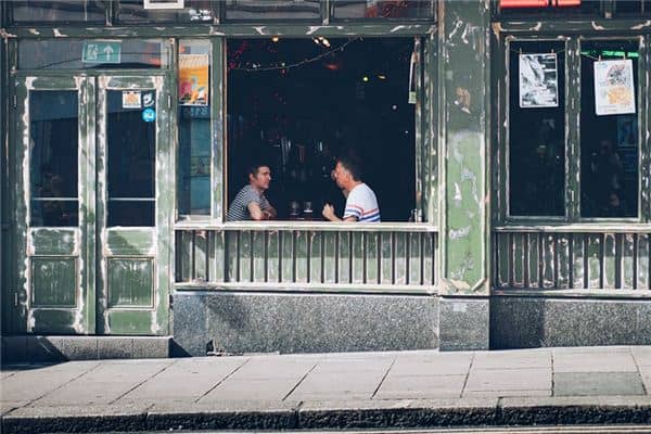 梦见和朋友吃饭 梦见和朋友吃饭