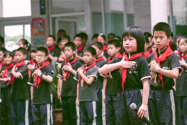 梦见红领巾是什么意思