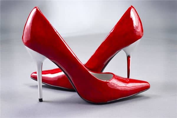 梦见别人送鞋是什么预兆 梦见别人送鞋是什么预兆