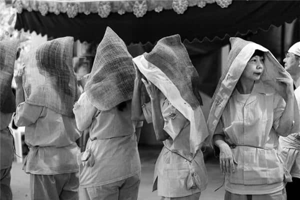 梦见穿孝衣是什么意思 梦见穿孝衣是什么意思