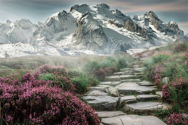 梦见翻山越岭是什么意思 梦见翻山越岭是什么意思