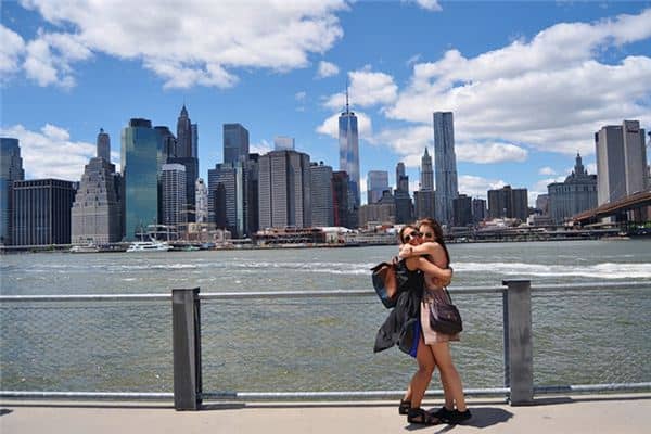 梦见被人抱是什么意思 梦见被人抱是什么意思