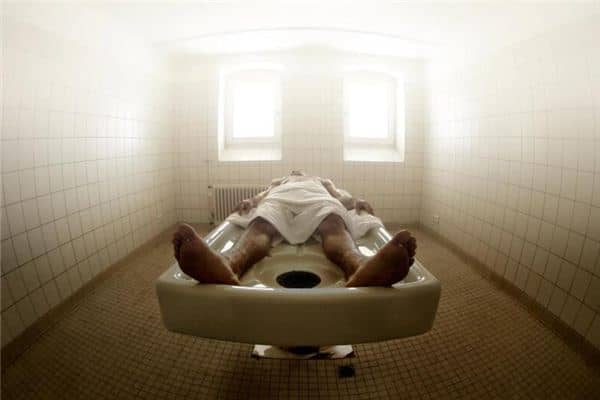 梦见死了的人是什么意思 梦见死了的人是什么意思