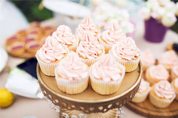 梦见吃甜食是什么意思 梦见吃甜食是什么意思