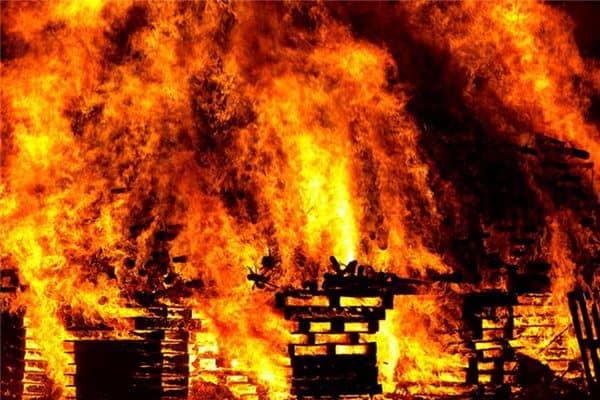 梦见火烧房是什么意思 梦见火烧房是什么意思