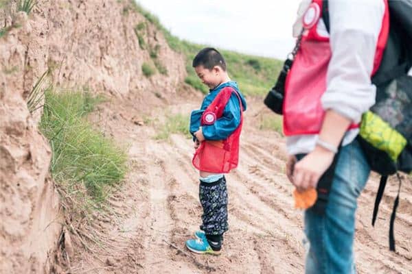 梦见小孩尿是什么意思 梦见小孩尿是什么意思