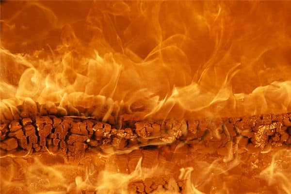 梦见被火烧是什么意思 梦见被火烧是什么意思