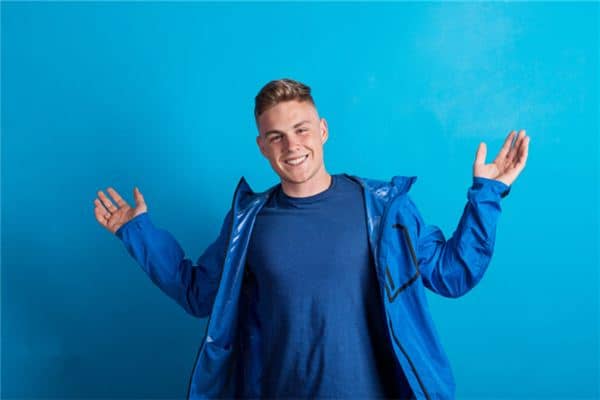 梦见蓝色衣服是什么意思