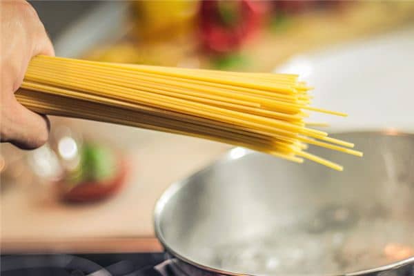 梦见煮面条是什么意思 梦见煮面条是什么意思