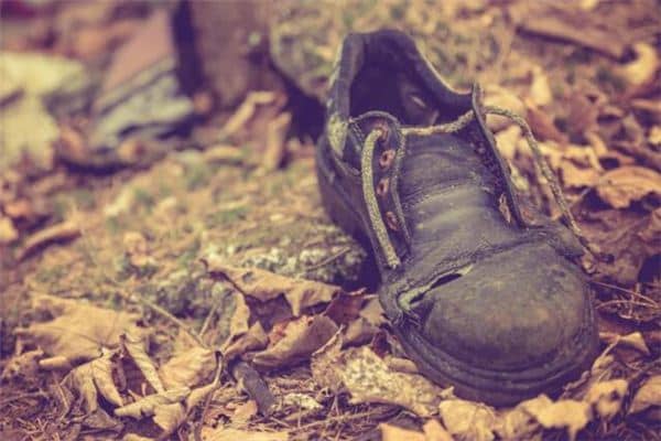 梦见鞋烂了是什么意思 梦见鞋烂了是什么意思