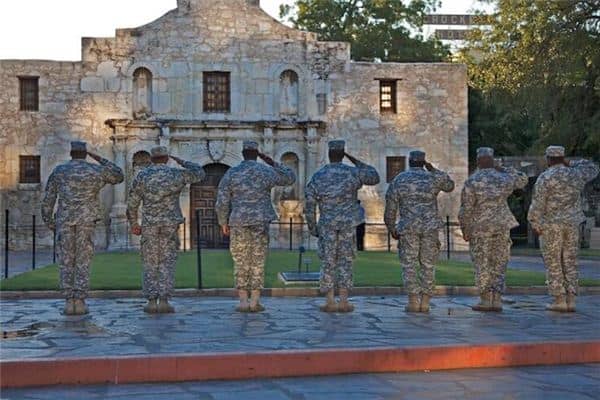 梦见当兵的是什么意思 梦见当兵的是什么意思