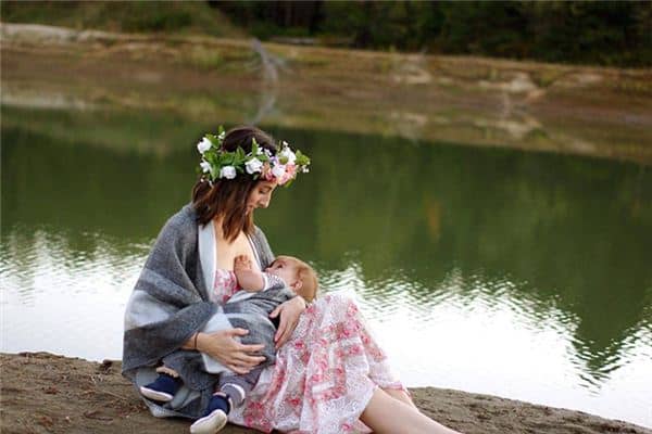 梦见婴儿吃奶是什么意思 梦见婴儿吃奶是什么意思