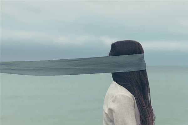 梦见睁不开眼是什么意思 梦见睁不开眼是什么意思