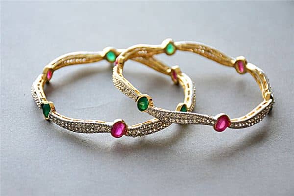 梦见买首饰是什么意思 梦见买首饰是什么意思