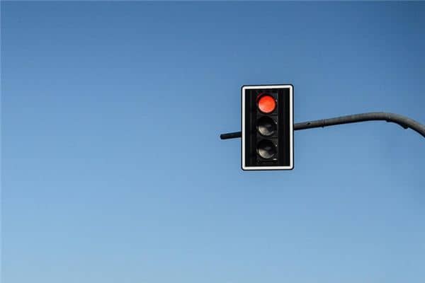 梦见红绿灯是什么预兆 梦见红绿灯是什么预兆