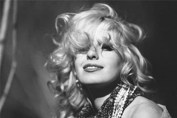 梦见女明星是什么意思 梦见女明星是什么意思