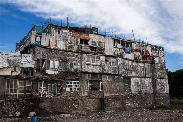 梦见房子塌是什么意思 梦见房子塌是什么意思