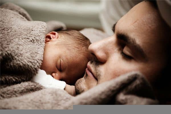 梦见抱儿子是什么意思 梦见抱儿子是什么意思