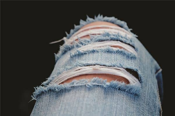 梦见裤子破是什么意思 梦见裤子破是什么意思