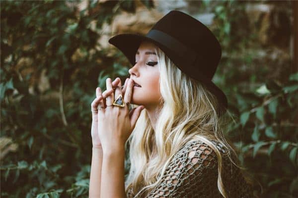 梦见丑女人是什么意思 梦见丑女人是什么意思