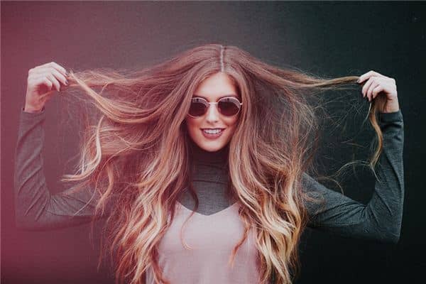 梦见接头发是什么意思 梦见接头发是什么意思